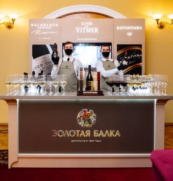 Премьера театра на Малой Бронной: «Бэтмен против Брежнева»