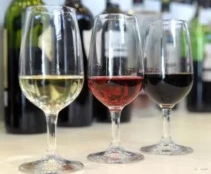 Чем полезно вино? Разбираем свойства красного и белого, сухого и сладкого вина