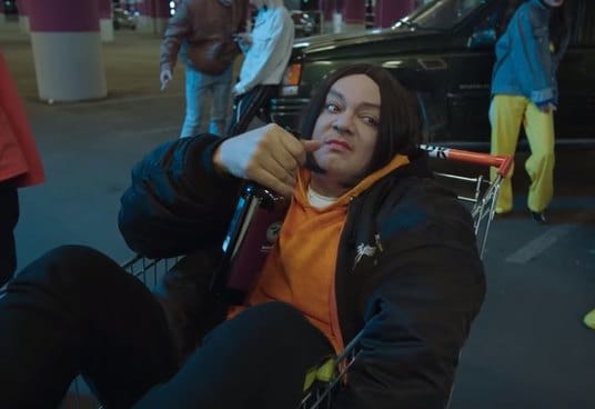 Цвет настроения синий: «Золотая Балка» в премьере клипа Филиппа Киркорова