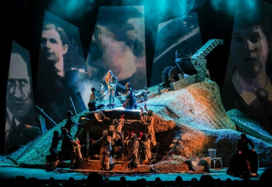 Премьера спектакля «Лес» в МХАТ им. Горького